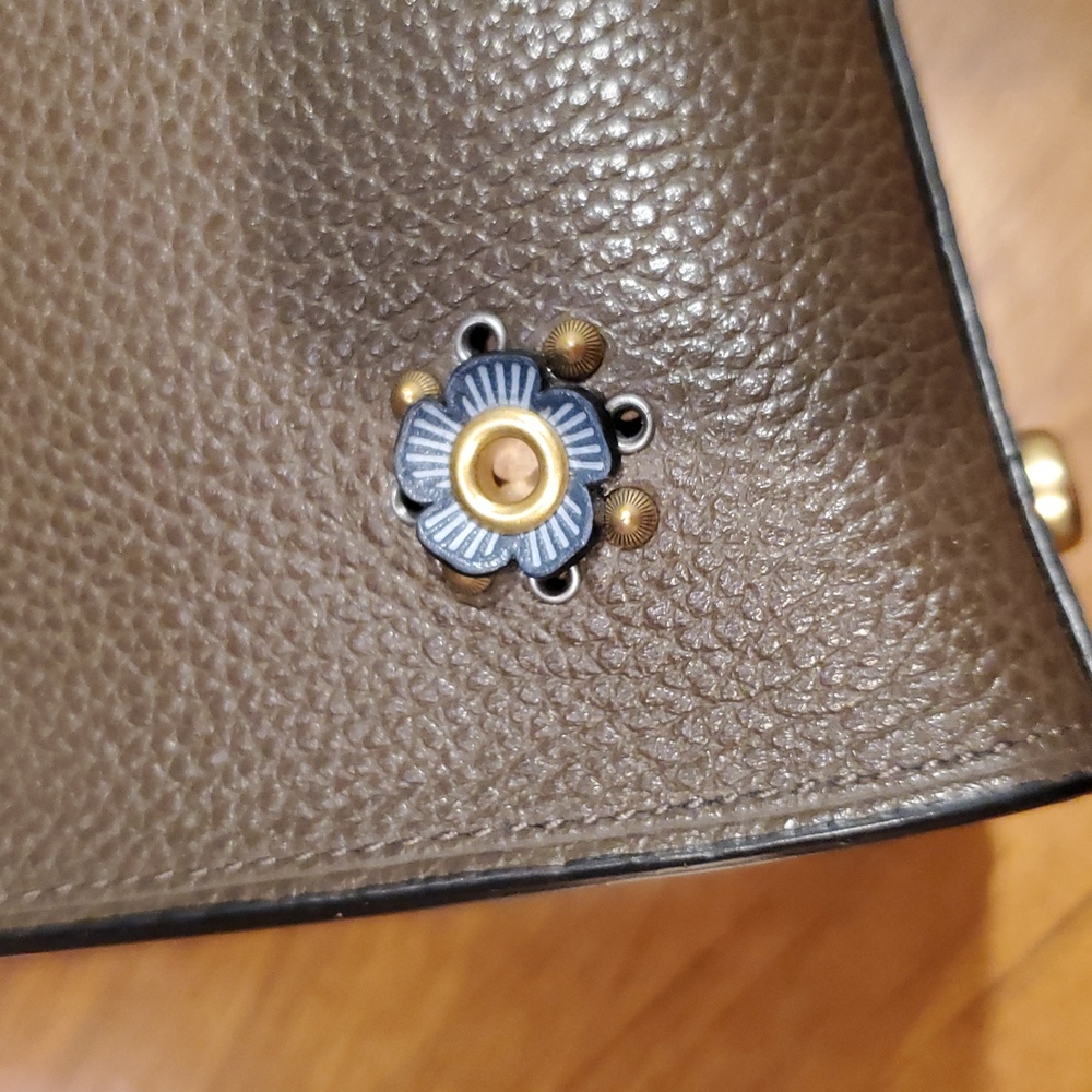 Like NEW Coach Charlie 28 Carryall With Scattered Rivets - Picture 9 of 14